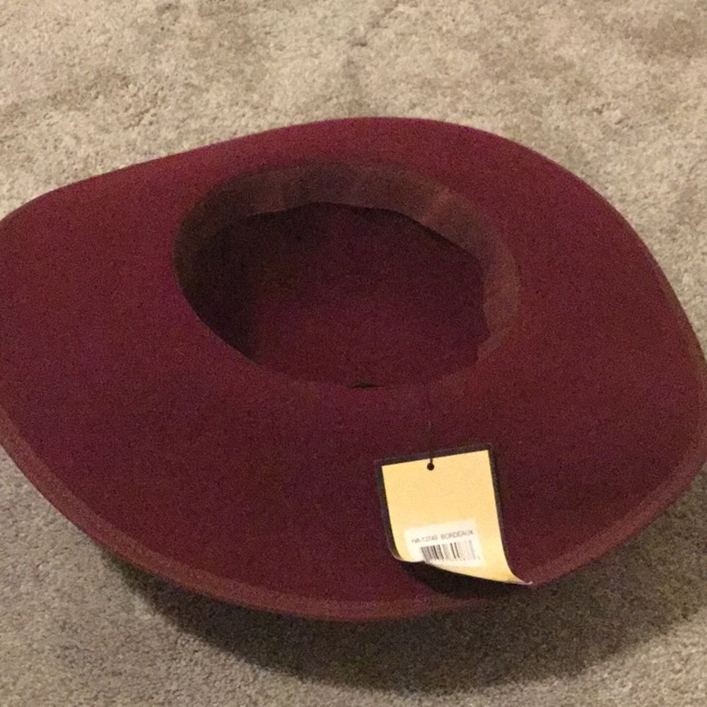 100% Wool purple hat - Picture 5 of 8